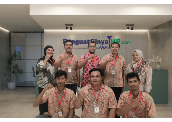 About Us - Tim Penguatsinyalhp.com